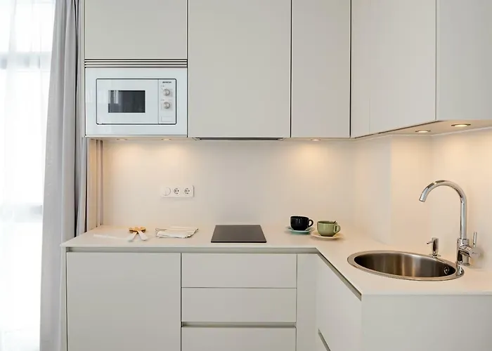 Y Estudios Céntricos Conil 4*